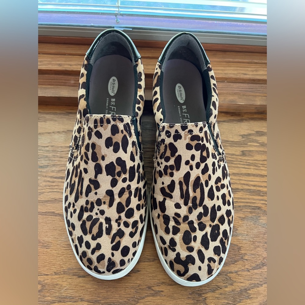 Dr Scholls 9.5 women’s leopard slip ons